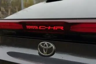 Toyota C-HR, 1.8, 72 kW, hybrid, automatic, front-wheel drive