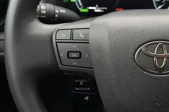 Toyota C-HR, 1.8, 72 kW, hybrid, automatic, front-wheel drive