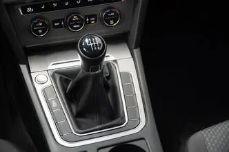 Volkswagen Passat, 1.6, 88 kW, diesel, manual, front-wheel drive