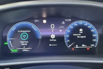 Toyota Corolla Cross, 1.8, 72 kW, hübriid, automaat, esivedu