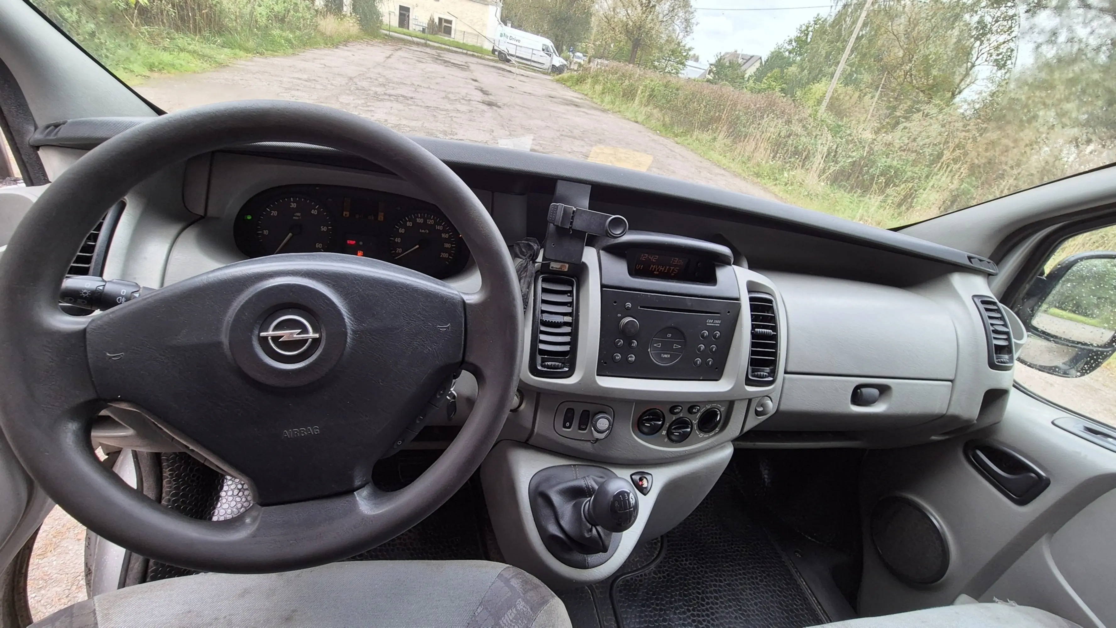 Opel Vivaro, 2.5, 99 kW, diisel, manuaal, esivedu