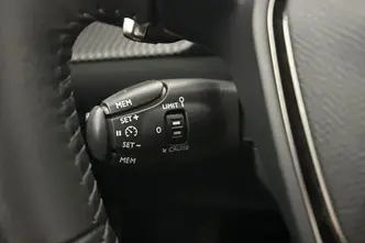 Peugeot 208, 1.2, 74 kW, petrol, automatic, front-wheel drive