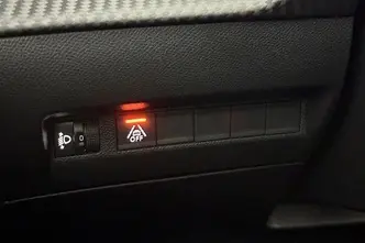 Peugeot 208, 1.2, 74 kW, bensiin, automaat, esivedu