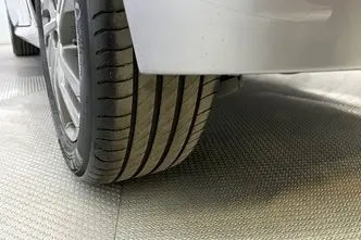 Peugeot 208, 1.2, 74 kW, bensiin, automaat, esivedu