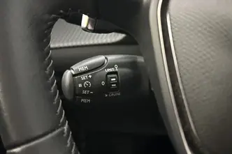 Peugeot 208, 1.2, 74 kW, bensiin, automaat, esivedu