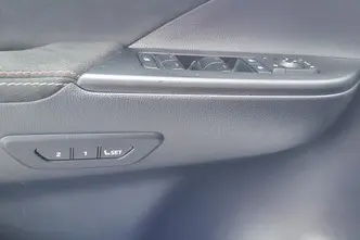 Toyota C-HR, 2.0, 111 kW, pistikhübriid, automaat, esivedu