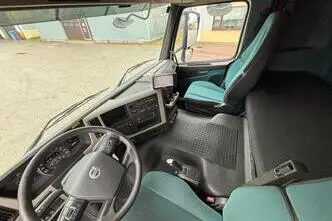 Volvo FM 330, 250 kW, diisel, automaat