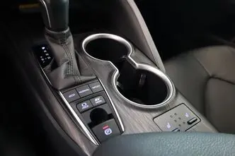 Toyota Camry, 2.5, 131 kW, hübriid, automaat, esivedu