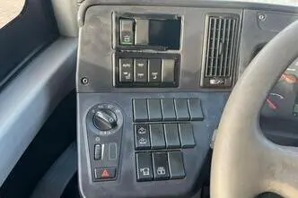 Volvo B5LH 7900 4x2, 177 kW, diesel, automatic