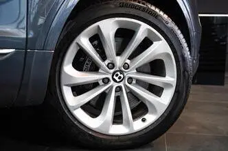 Bentley Bentayga, 6.0, 447 kW, bensiin, automaat, nelikvedu