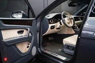 Bentley Bentayga, 6.0, 447 kW, bensiin, automaat, nelikvedu