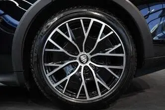 Porsche Taycan, 140 kW, electric, automatic, four-wheel drive