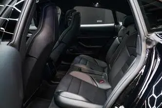 Porsche Taycan, 140 kW, electric, automatic, four-wheel drive