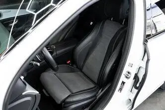 Mercedes-Benz E 300, 2.0, 143 kW, hibrīds, automātiskā, aizmugurējā piedziņa