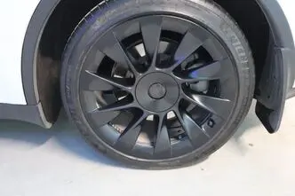 Tesla Model Y, 153 kW, elekter, automaat, nelikvedu