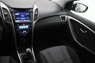 Hyundai i30, 1.6, 99 kW, bensiin, manuaal, esivedu