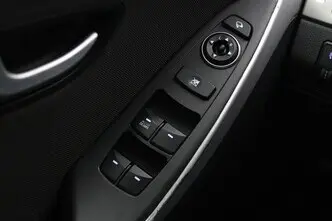 Hyundai i30, 1.6, 99 kW, bensiin, manuaal, esivedu