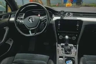 Volkswagen Passat, 1.6, 88 kW, diesel, automatic, front-wheel drive