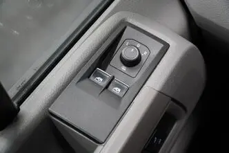 Volkswagen Crafter, 100 kW, electric, automatic, front-wheel drive