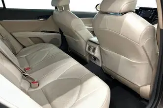 Toyota Camry, 2.5, 131 kW, hybrid, automatic, front-wheel drive