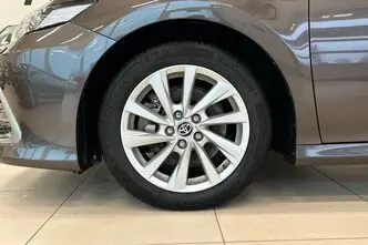 Toyota Camry, 2.5, 131 kW, hybrid, automatic, front-wheel drive
