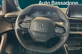 Peugeot 2008, elekter, automaat, esivedu