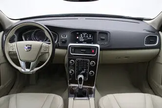 Volvo V60 Cross Country, 2.0, 110 kW, diesel, manual, front-wheel drive