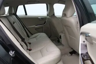 Volvo V60 Cross Country, 2.0, 110 kW, diesel, manual, front-wheel drive