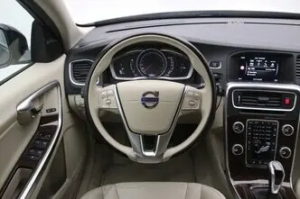 Volvo V60 Cross Country, 2.0, 110 kW, diesel, manual, front-wheel drive