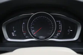 Volvo V60 Cross Country, 2.0, 110 kW, diesel, manual, front-wheel drive