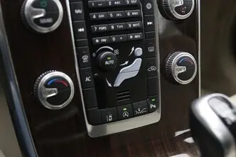 Volvo V60 Cross Country, 2.0, 110 kW, diesel, manual, front-wheel drive