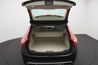 Volvo V60 Cross Country, 2.0, 110 kW, diesel, manual, front-wheel drive