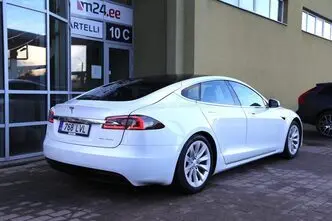 Tesla Model S, 169 kW, electric, four-wheel drive