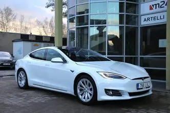 Tesla Model S, 169 kW, electric, four-wheel drive