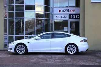 Tesla Model S, 169 kW, electric, four-wheel drive