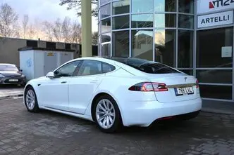 Tesla Model S, 169 kW, electric, four-wheel drive