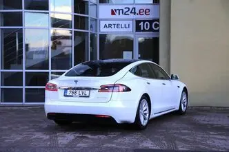 Tesla Model S, 169 kW, electric, four-wheel drive
