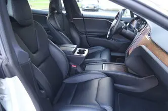 Tesla Model S, 169 kW, electric, four-wheel drive