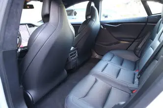 Tesla Model S, 169 kW, electric, four-wheel drive