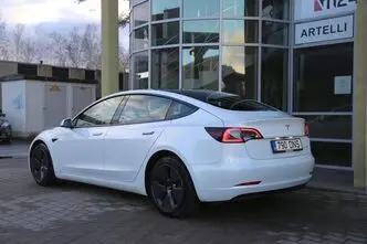 Tesla Model 3, 153 kW, electric, automatic, four-wheel drive