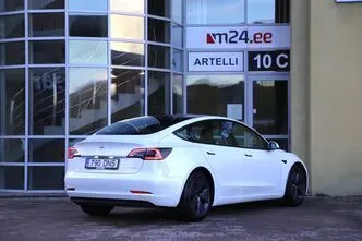 Tesla Model 3, 153 kW, electric, automatic, four-wheel drive