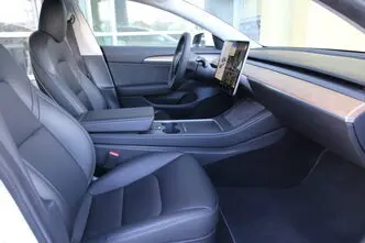 Tesla Model 3, 153 kW, electric, automatic, four-wheel drive