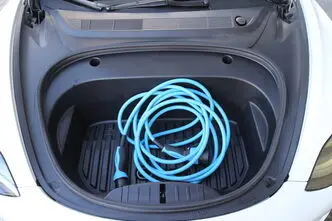 Tesla Model 3, 153 kW, electric, automatic, four-wheel drive