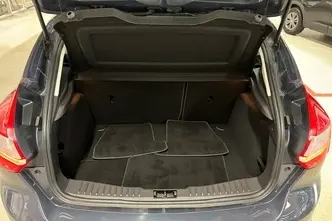 Ford Focus, 1.0, 92 kW, бензин, механическая, передний привод