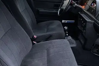 Volvo 240, 2.3, 100 kW, bensiin, manuaal, tagavedu