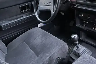 Volvo 240, 2.3, 100 kW, bensiin, manuaal, tagavedu