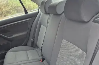 Volkswagen Jetta, 1.6, 75 kW, bensiin, manuaal, esivedu