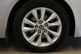 Toyota Corolla, 1.8, 72 kW, гибрид, автомат, передний привод