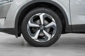 Nissan Qashqai, 1.3, 116 kW, бензин, автомат, передний привод