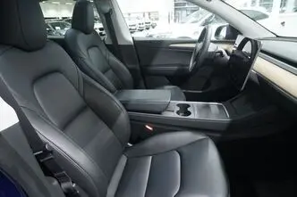 Tesla Model Y, 153 kW, elekter, automaat, nelikvedu